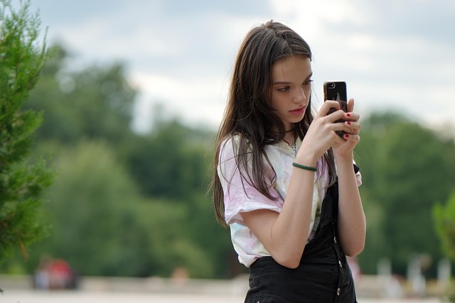 STOP! Kecanduan Gadget Remaja Muslim: Ini 7 Langkah Syar'i Mengatasinya (Sebelum Terlambat!)